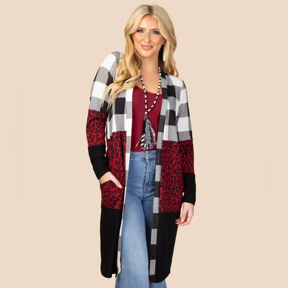 NWT! BeAuTiFuL Boutique Plaid & Leopard Sweater! ❤️ - Picture 1 of 3